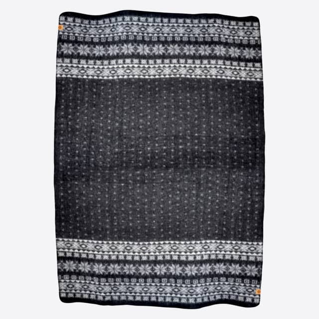 Frostrós Scandinavian design wool blanket 